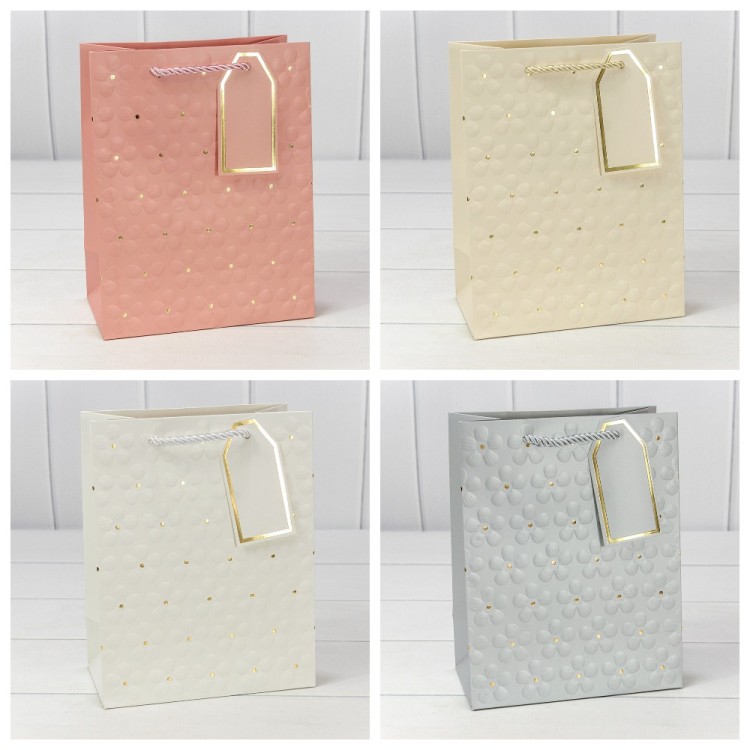 Пакет подарочный с тиснением "Цветочки" (микс 2) 18*23*10 210г 1/20 1/360 Арт: 000546E